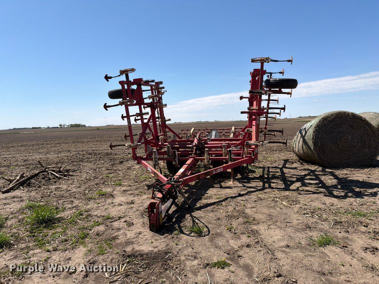 image for item FK0169 Wil-Rich 2500 field cultivator