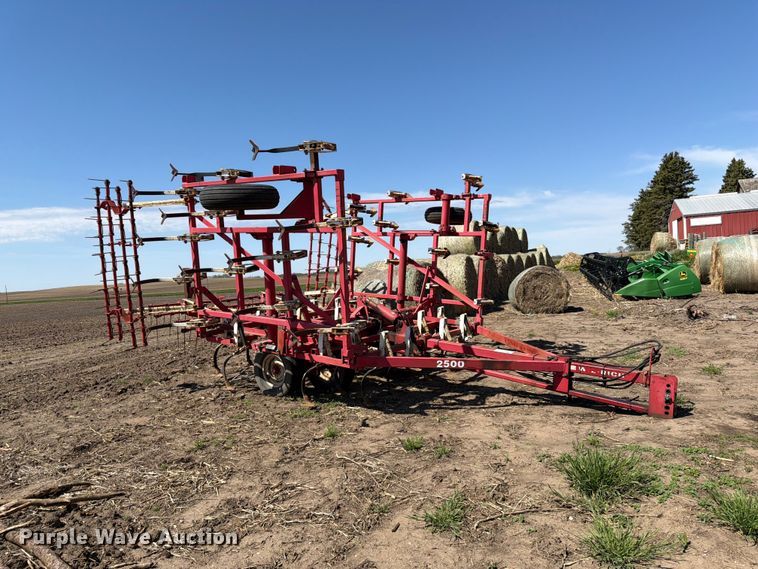 image for item FK0169 Wil-Rich 2500 field cultivator