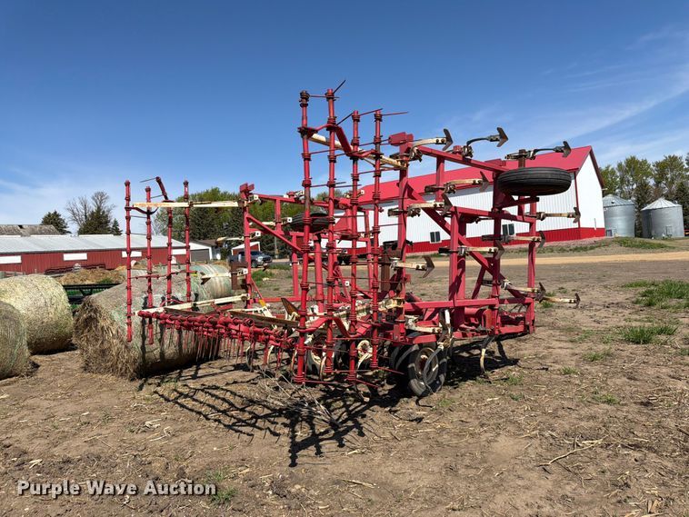 image for item FK0169 Wil-Rich 2500 field cultivator