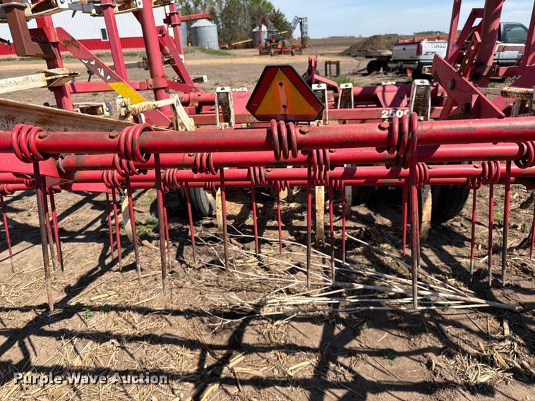 image for item FK0169 Wil-Rich 2500 field cultivator