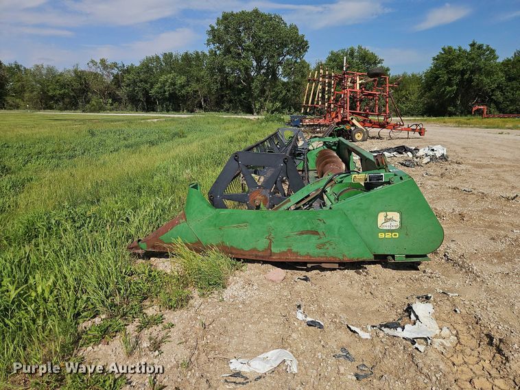 image for item FN5678 John Deere 920 flex head
