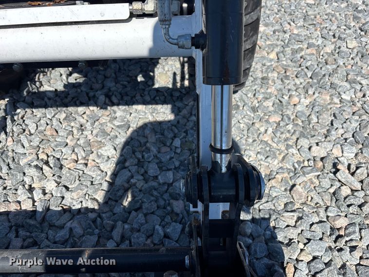 image for item YA3232 2024 Bobcat CT2040 MFWD tractor