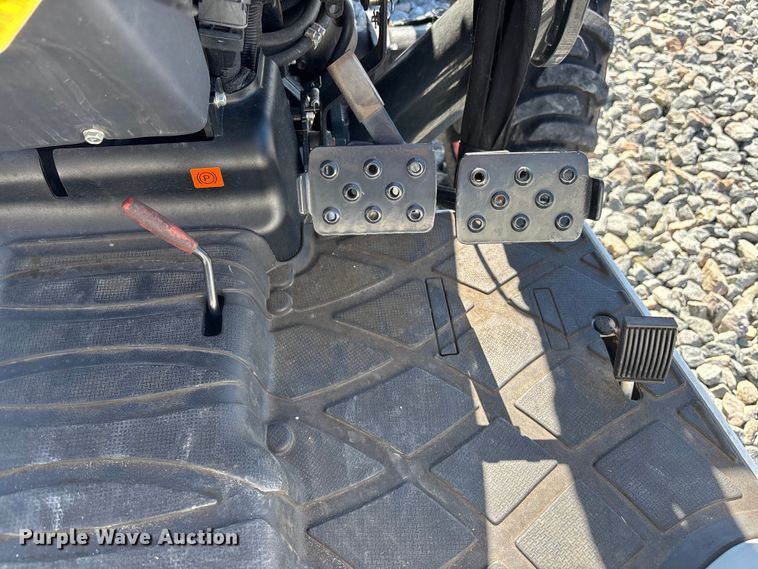 image for item YA3232 2024 Bobcat CT2040 MFWD tractor
