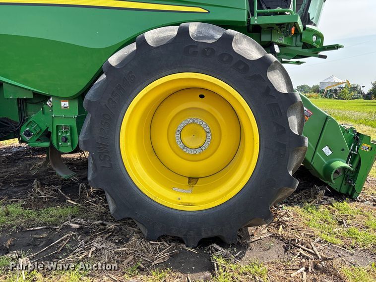 image for item YA3498 2022 John Deere S770S STS RWA combine