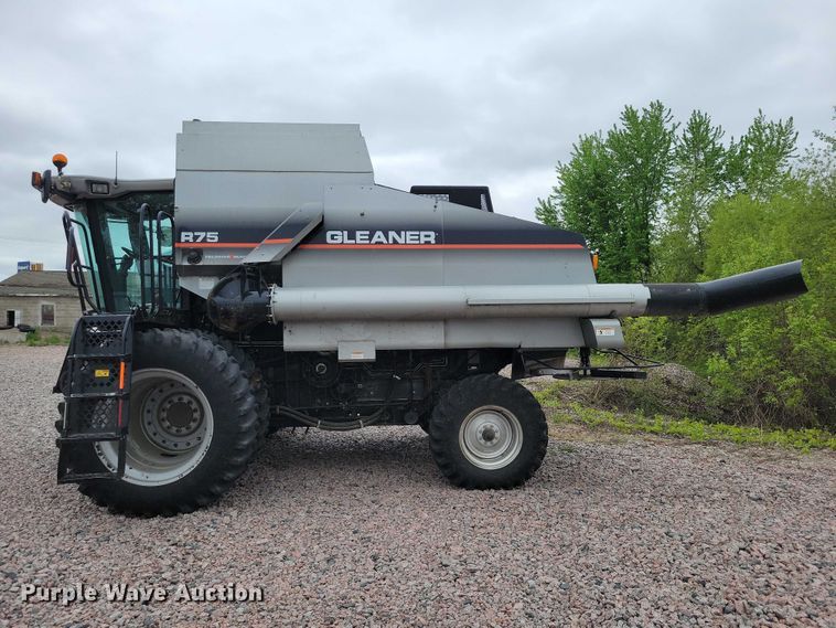 image for item YA3524 2006 Gleaner R75 combine