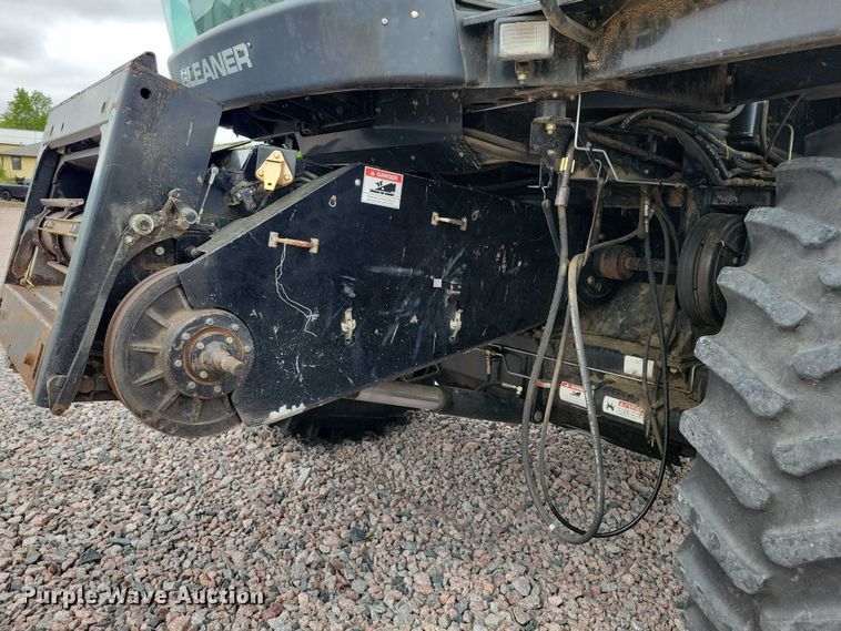 image for item YA3524 2006 Gleaner R75 combine