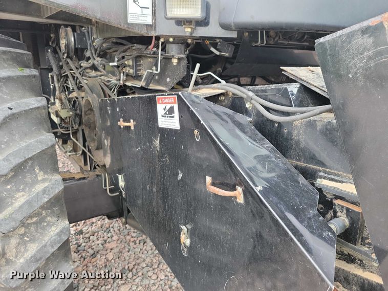 image for item YA3524 2006 Gleaner R75 combine