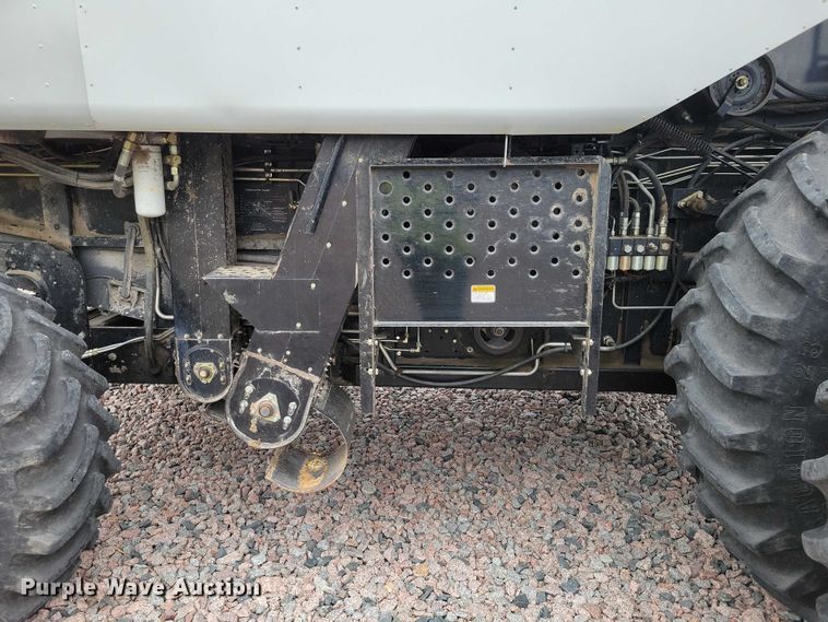 image for item YA3524 2006 Gleaner R75 combine