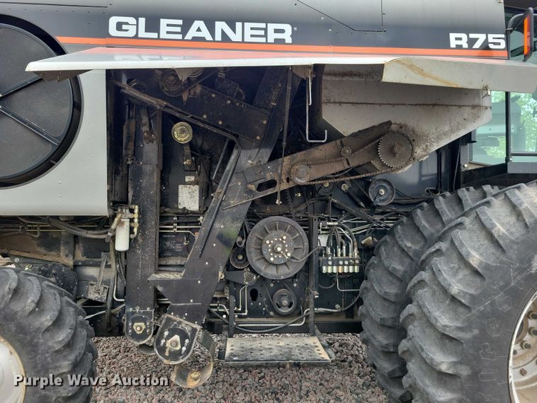 image for item YA3524 2006 Gleaner R75 combine
