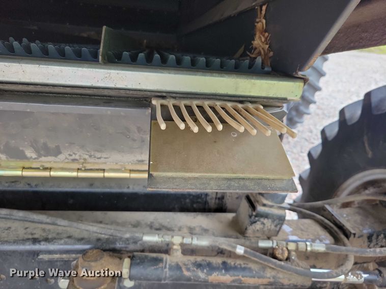 image for item YA3524 2006 Gleaner R75 combine
