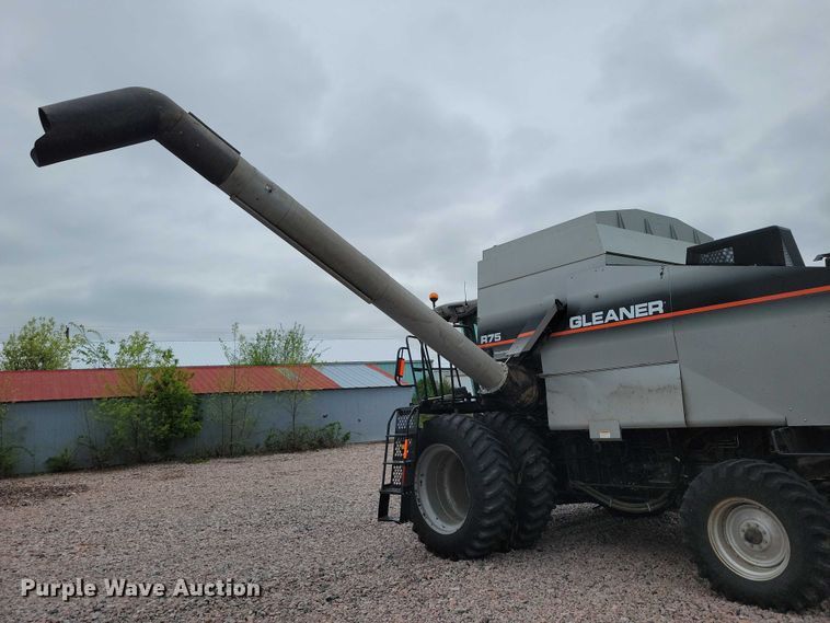 image for item YA3524 2006 Gleaner R75 combine
