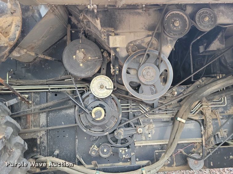 image for item YA3524 2006 Gleaner R75 combine
