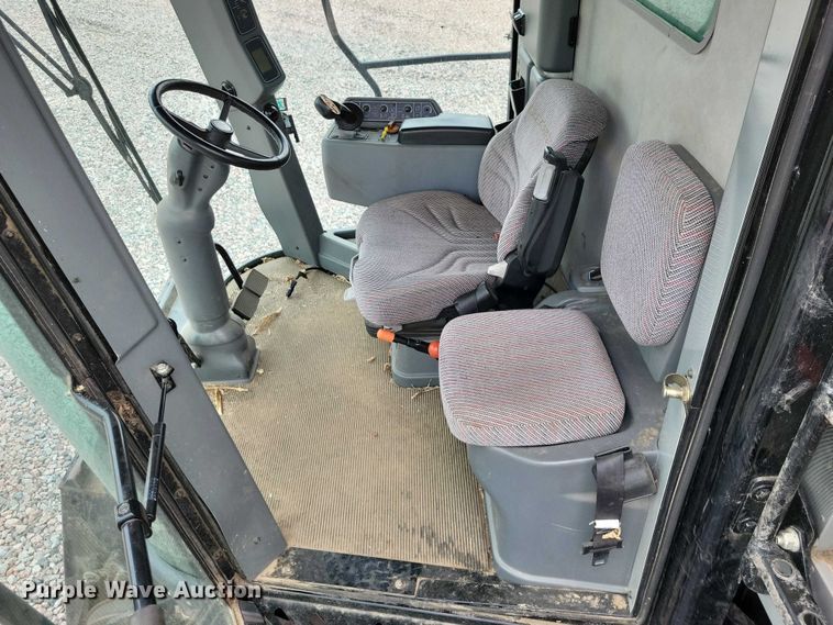 image for item YA3524 2006 Gleaner R75 combine