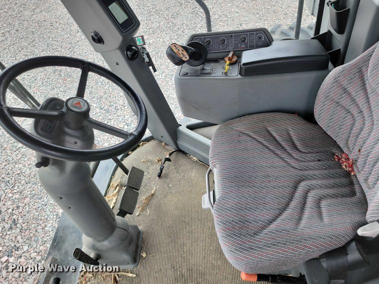 image for item YA3524 2006 Gleaner R75 combine