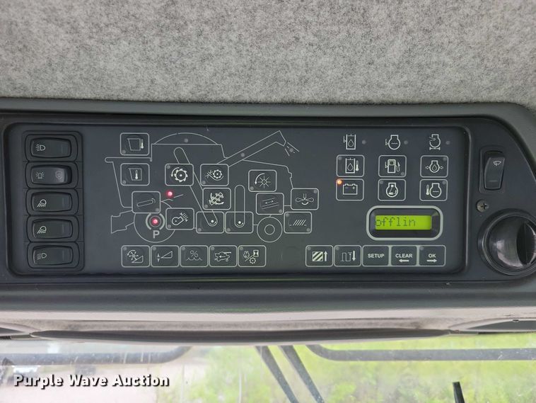 image for item YA3524 2006 Gleaner R75 combine