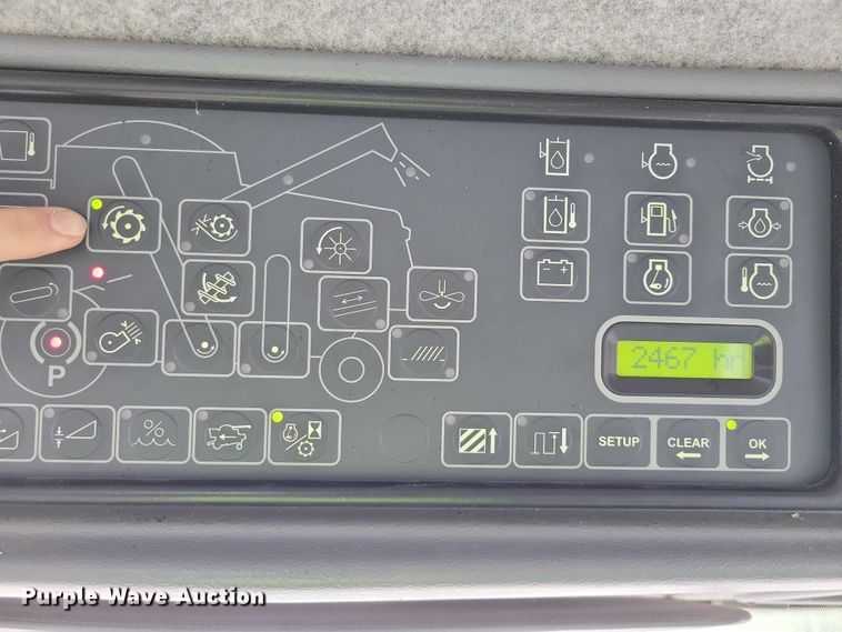 image for item YA3524 2006 Gleaner R75 combine