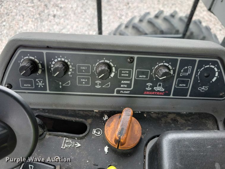 image for item YA3524 2006 Gleaner R75 combine