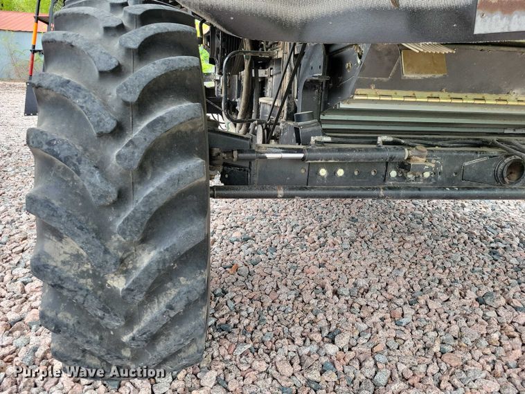 image for item YA3524 2006 Gleaner R75 combine