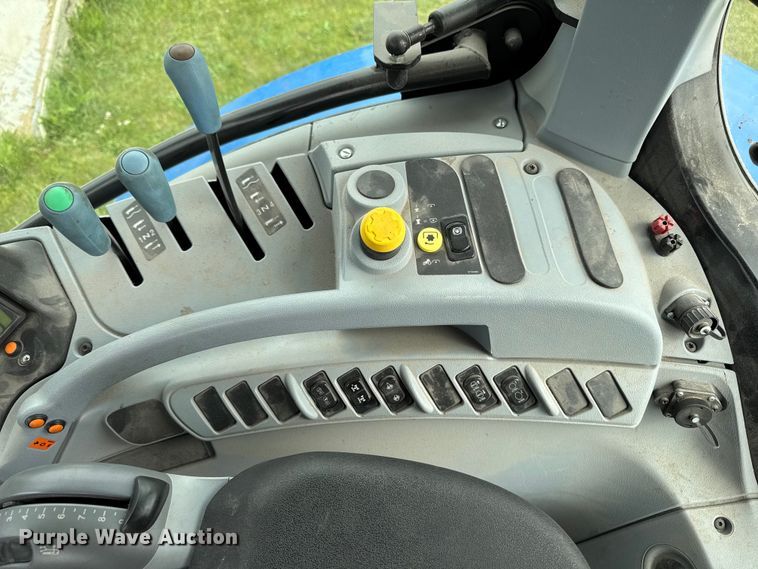 image for item YA3527 2015 New Holland T6.165 MFWD tractor
