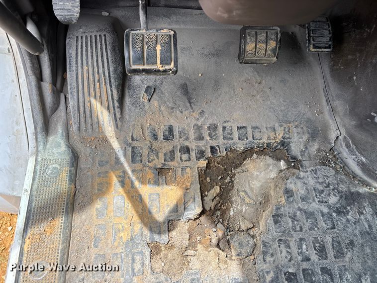 image for item DT0246 2015 Volvo Truck VNL semi truck