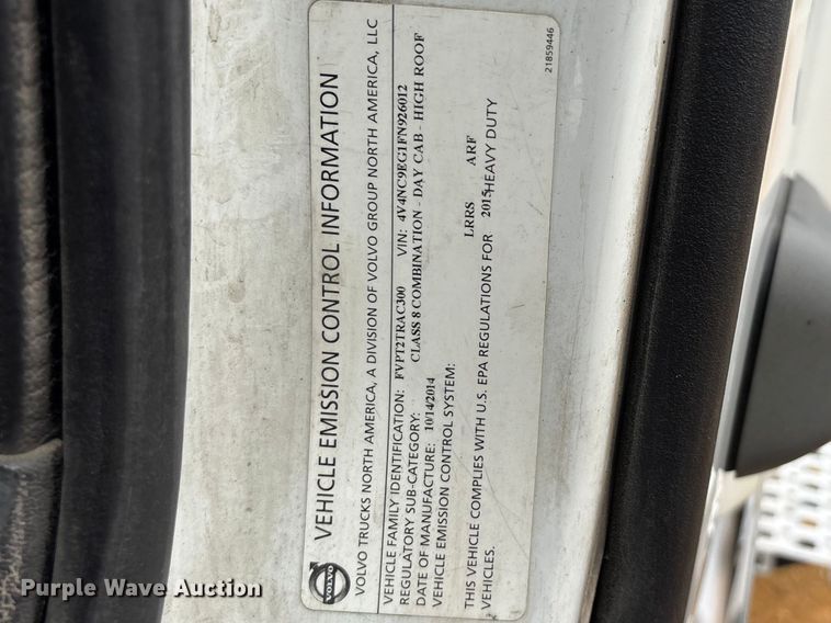 image for item DT0246 2015 Volvo Truck VNL semi truck