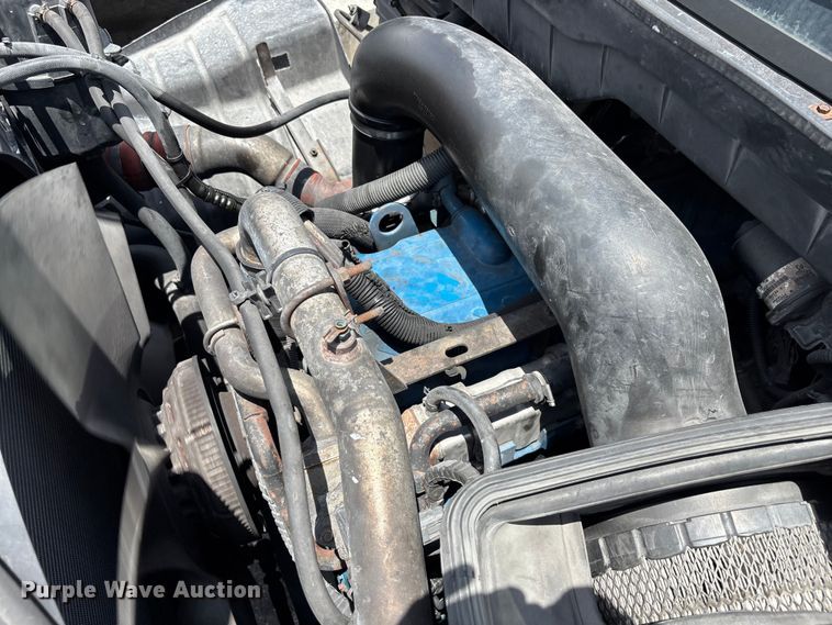 image for item DU0491 2010 International SF525 fuel / lube truck