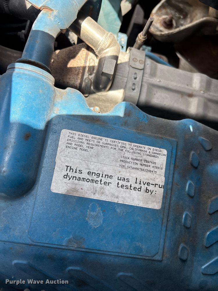 image for item DU0491 2010 International SF525 fuel / lube truck