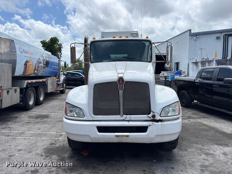 image for item DU0492 2017 Kenworth T370 fuel / lube truck