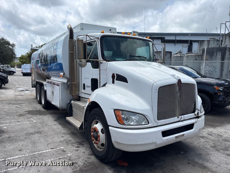 image for item DU0492 2017 Kenworth T370 fuel / lube truck