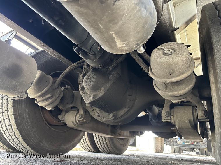 image for item DU0492 2017 Kenworth T370 fuel / lube truck