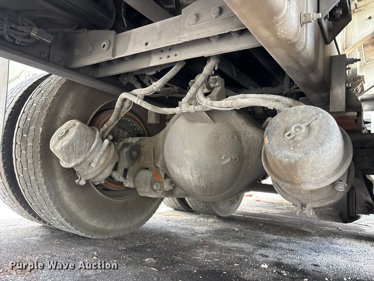 image for item DU0492 2017 Kenworth T370 fuel / lube truck