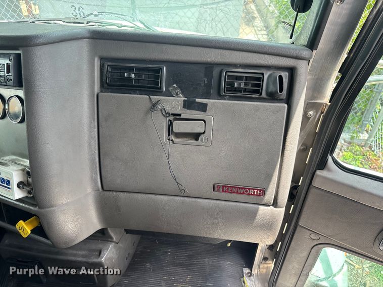image for item DU0492 2017 Kenworth T370 fuel / lube truck
