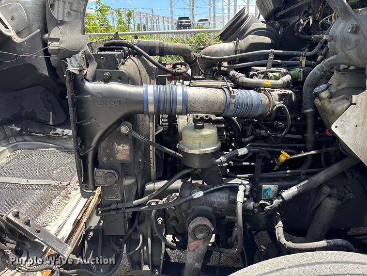image for item DU0492 2017 Kenworth T370 fuel / lube truck