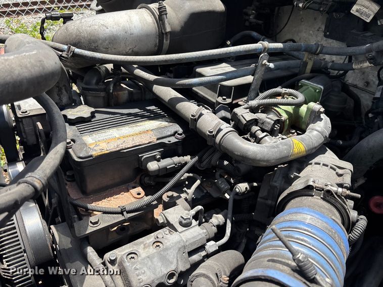 image for item DU0492 2017 Kenworth T370 fuel / lube truck
