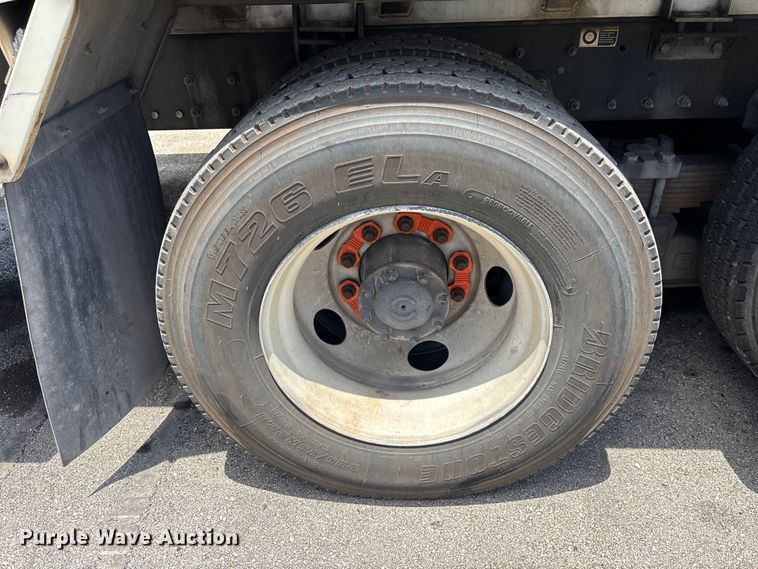 image for item DU0492 2017 Kenworth T370 fuel / lube truck