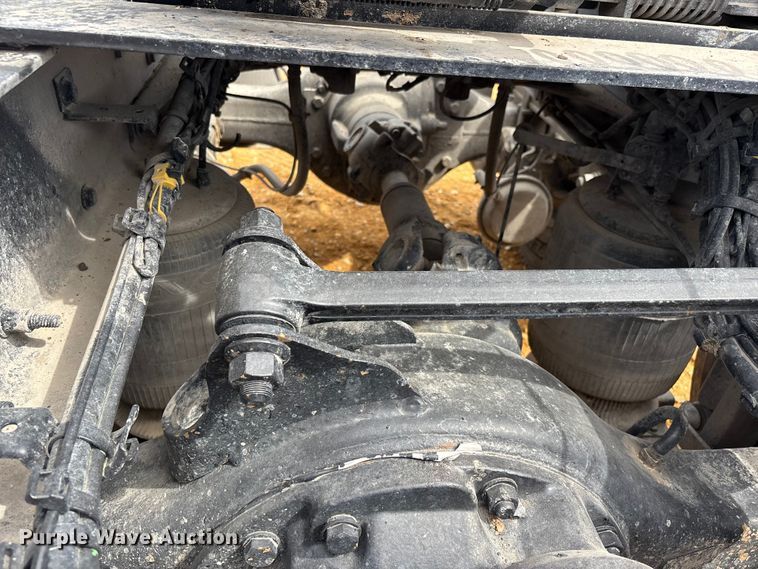 image for item DV4299 2019 Volvo Truck VNL semi truck