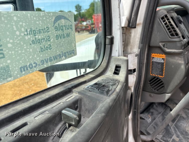 image for item DV4299 2019 Volvo Truck VNL semi truck