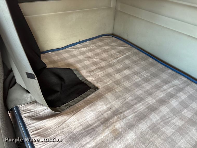 image for item DV4299 2019 Volvo Truck VNL semi truck