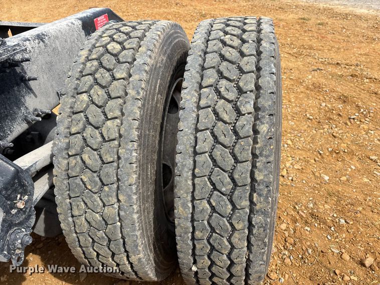 image for item DV4299 2019 Volvo Truck VNL semi truck