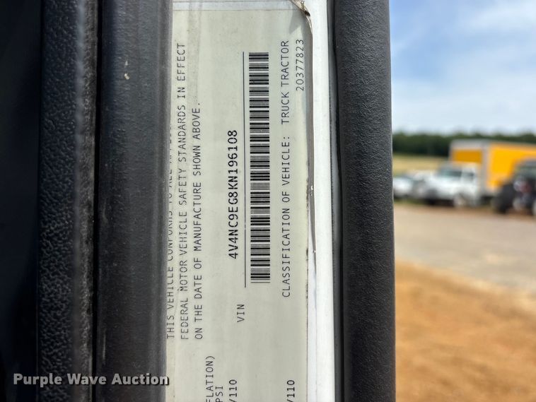 image for item DV4299 2019 Volvo Truck VNL semi truck