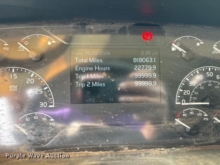 image for item DV4299 2019 Volvo Truck VNL semi truck
