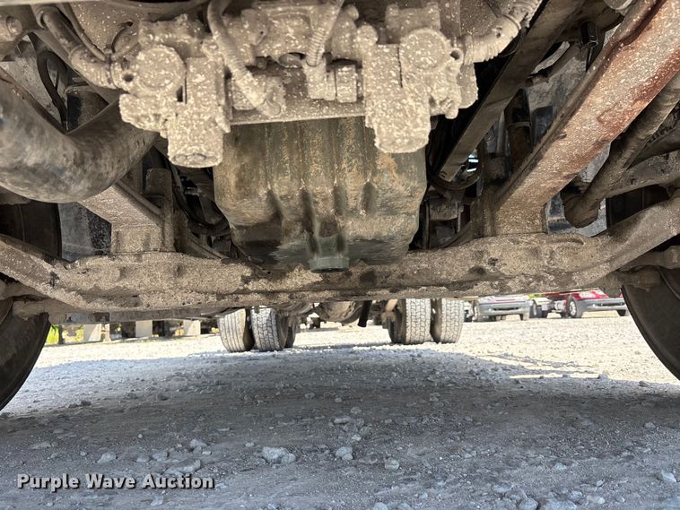 image for item DV4318 2017 Freightliner Columbia semi truck