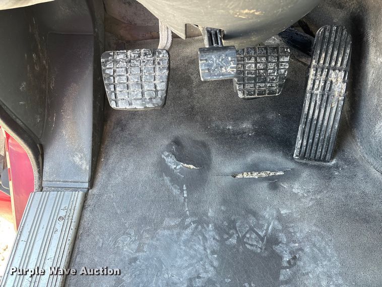 image for item DV4318 2017 Freightliner Columbia semi truck