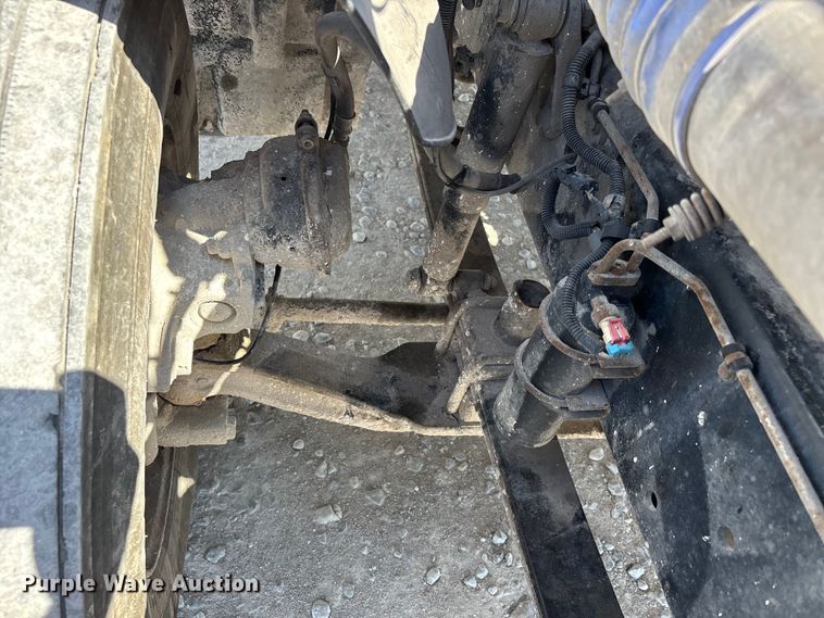 image for item DV4318 2017 Freightliner Columbia semi truck