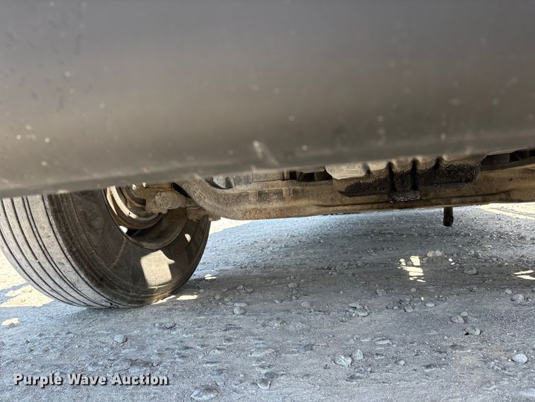 image for item DV4319 2013 Freightliner Columbia semi truck