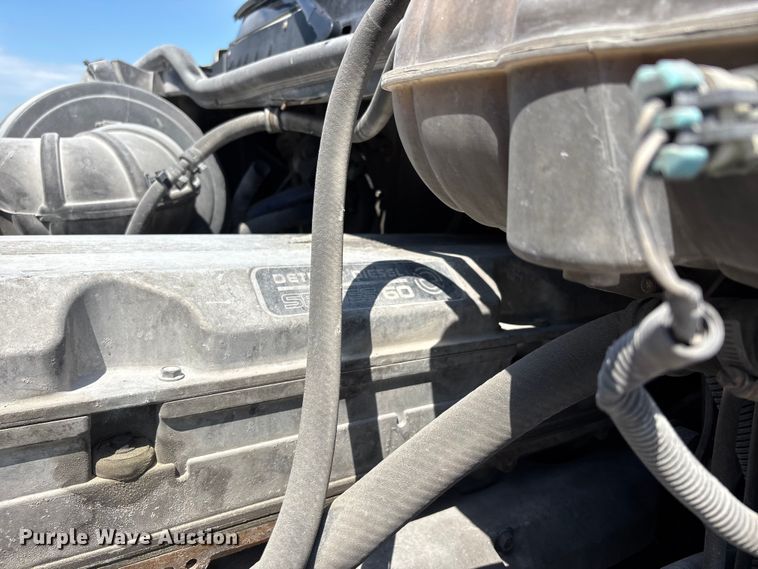 image for item DV4319 2013 Freightliner Columbia semi truck