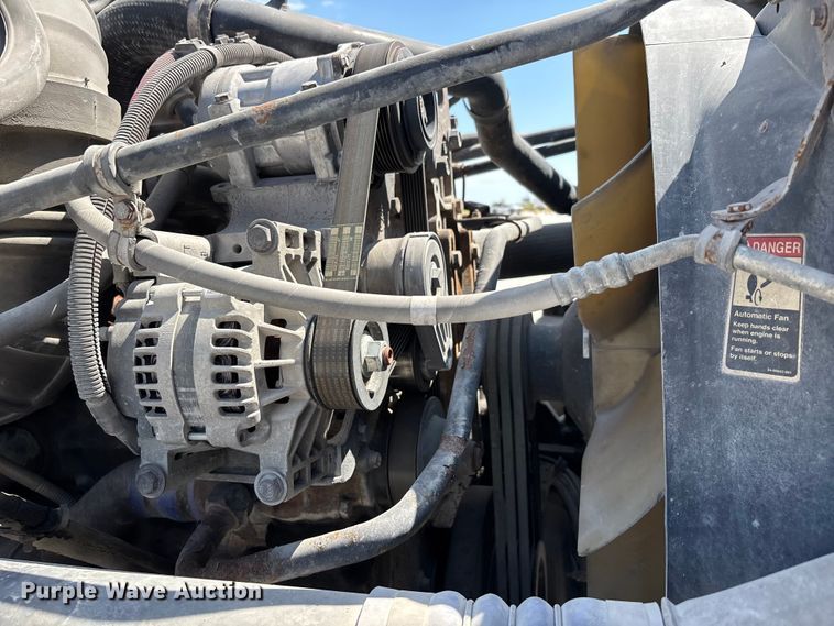 image for item DV4319 2013 Freightliner Columbia semi truck