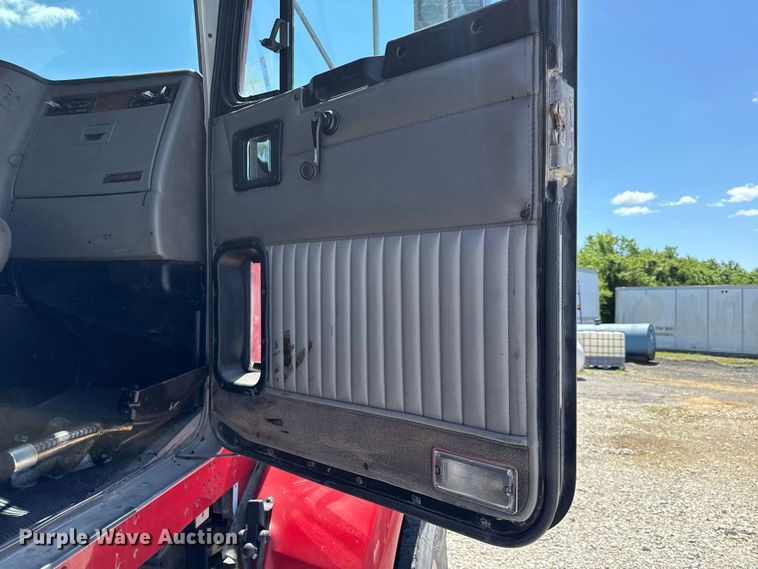 image for item DZ4481 2004 Kenworth T800 semi truck