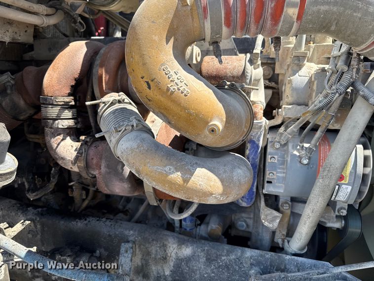 image for item DZ4481 2004 Kenworth T800 semi truck