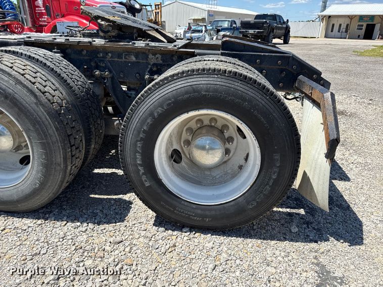 image for item DZ4481 2004 Kenworth T800 semi truck